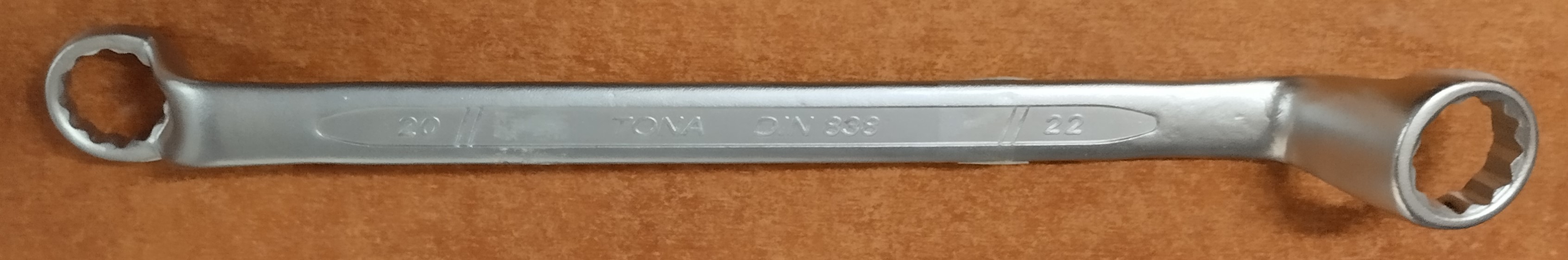 Klíč oboustranný očkový vyhnutý 20x22 mm, Tona Expert E113328