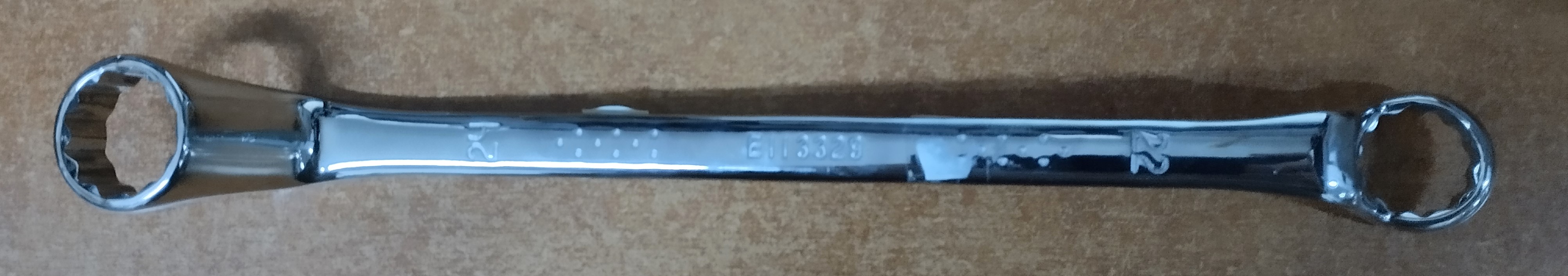 Klíč oboustranný očkový vyhnutý 22x24 mm, Tona Expert E113329